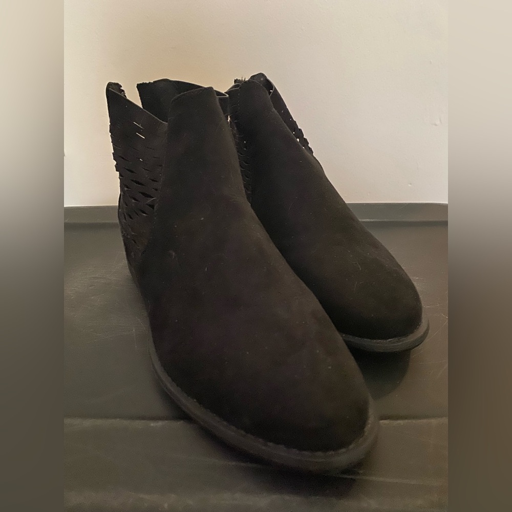 ANKLE booties w basket weave pattern